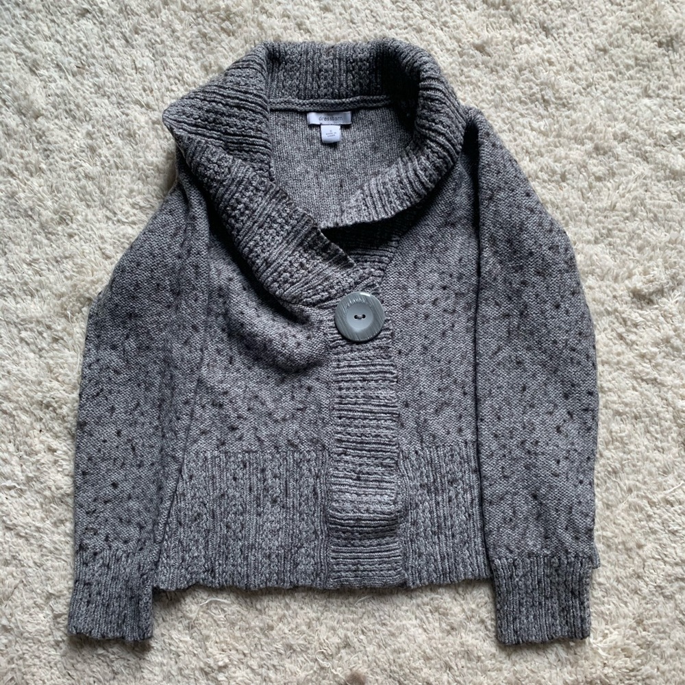Small grey sweater